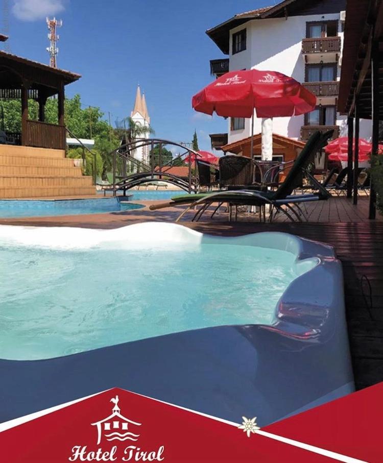 Hotel Tirol Treze Tílias Extérieur photo