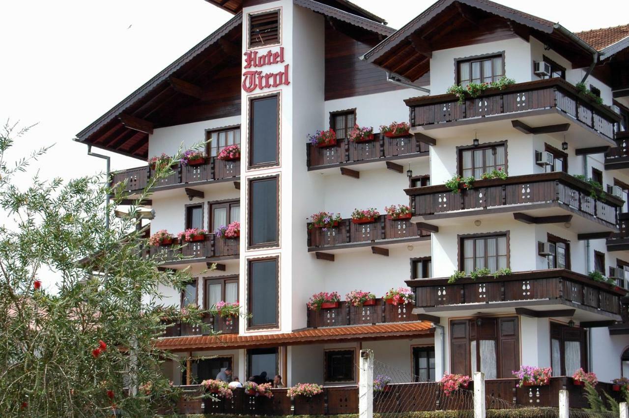 Hotel Tirol Treze Tílias Extérieur photo